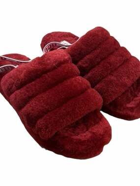 UGG Women’s Fluff Yeah Slides in Ruby Red Size 9